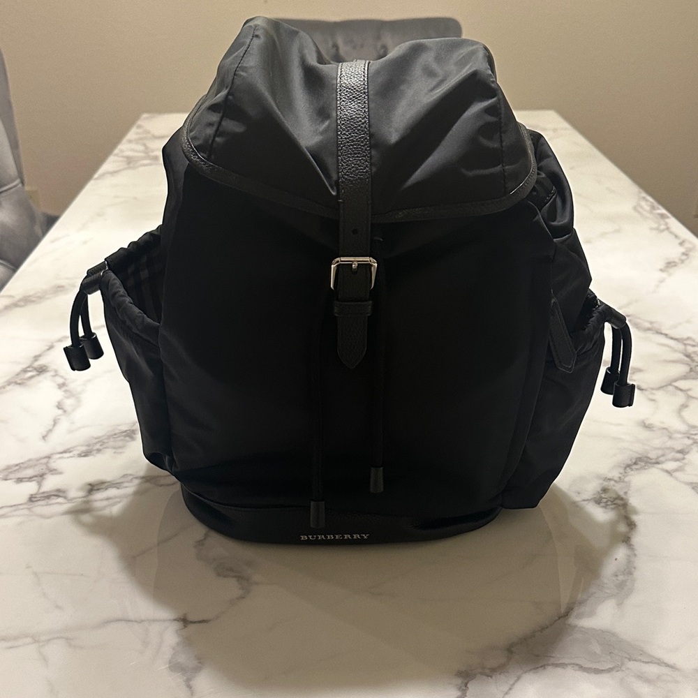 Burberry Charcoal Nylon Baby Backpack+changing mat. Original box & dust cover.⭐️ - Picture 2 of 11